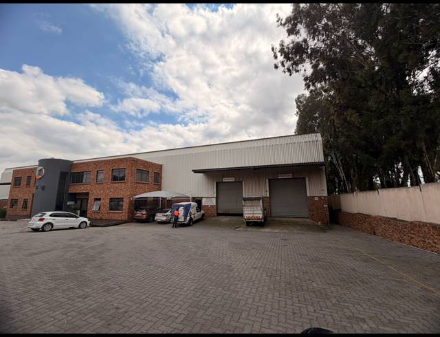 1,727M² WAREHOUSE TO LET IN TUNNEY